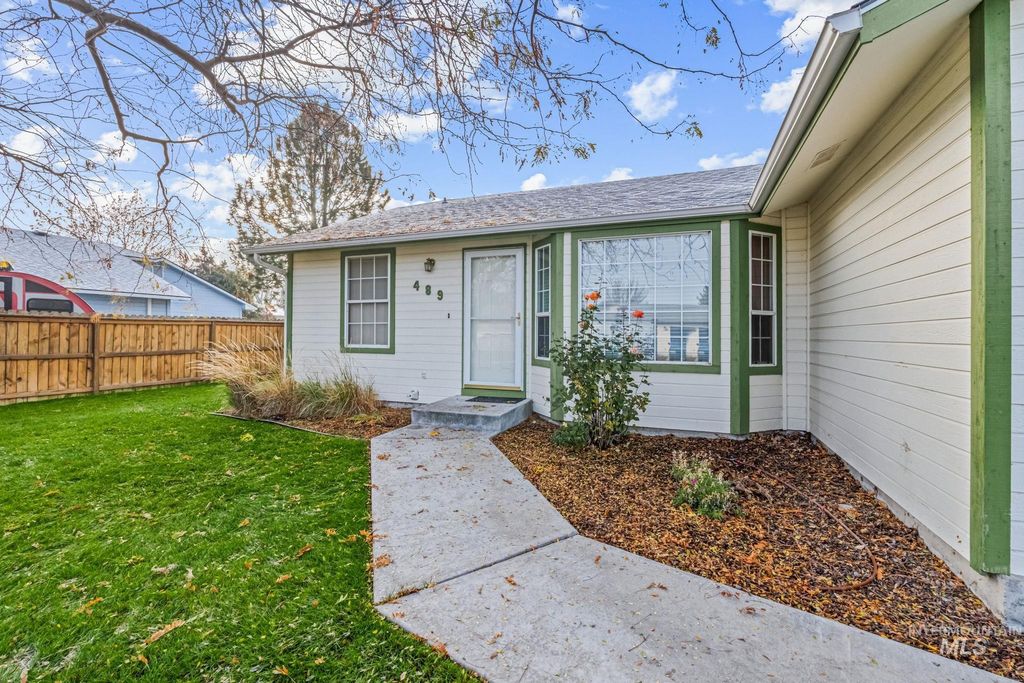 Photo of 489 E Easy St, Kuna, ID 83634 (MLS # 98968495)