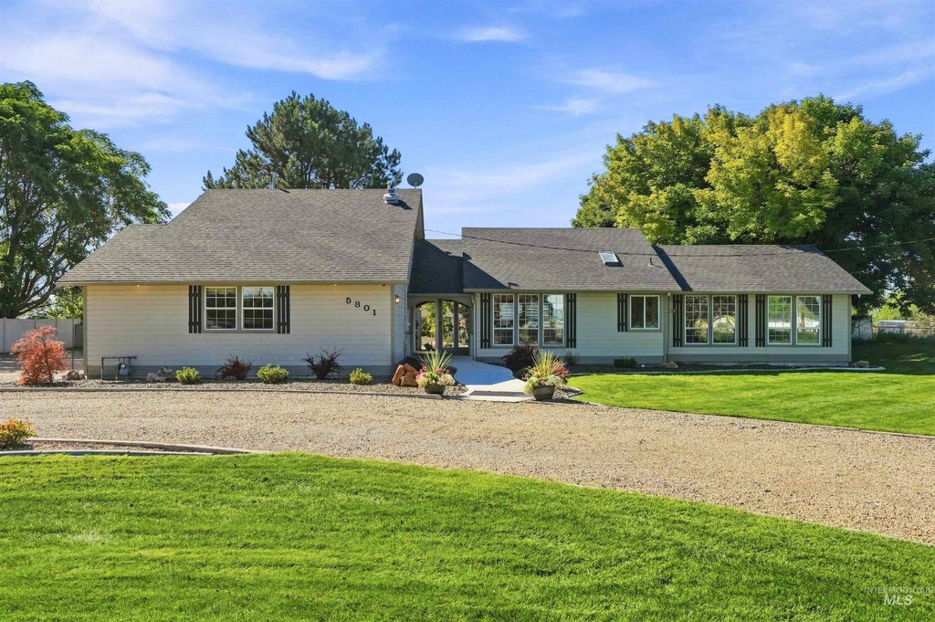 Photo of 5801 E Victory Rd, Nampa, ID 83687 (MLS # 99000501)