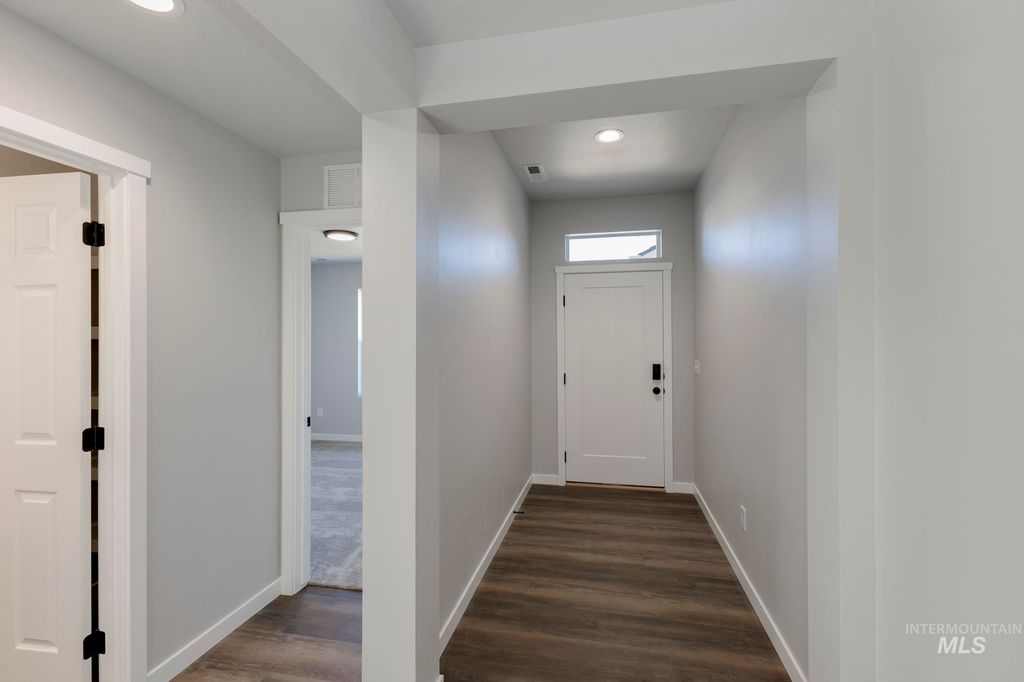 Photo of 308 N Coltsfoot Ave, Kuna, ID 83634 (MLS # 98966410)