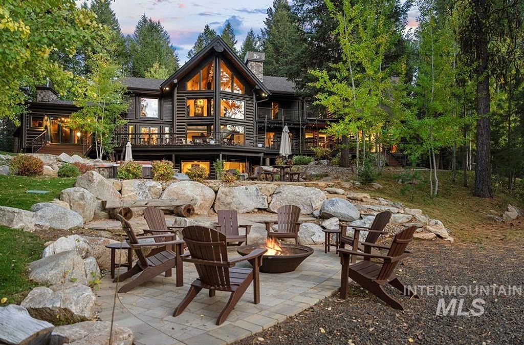 Photo of 305 Blackhawk Lake Dr, McCall, ID 83638 (MLS # 98964754)