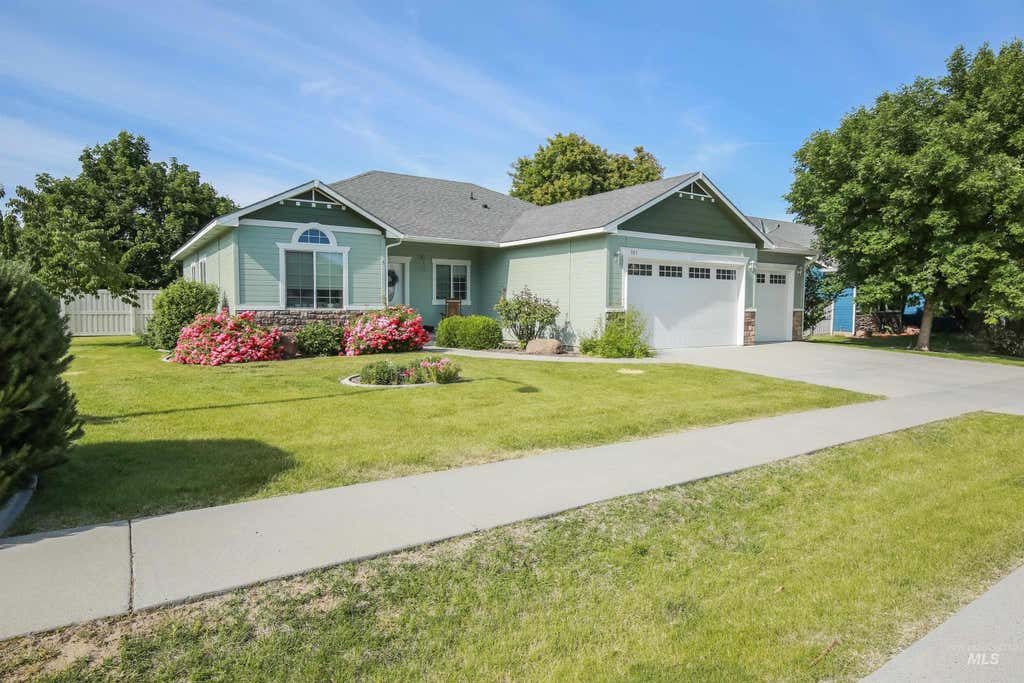 Photo of 985 Shamrock Ct, Fruitland, ID 83619 (MLS # 98988629)