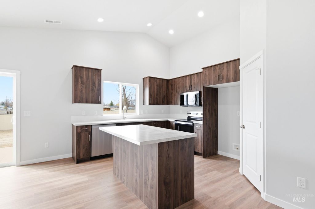 Photo of 16656 N Shorthorn Lp, Nampa, ID 83651 (MLS # 98985555)