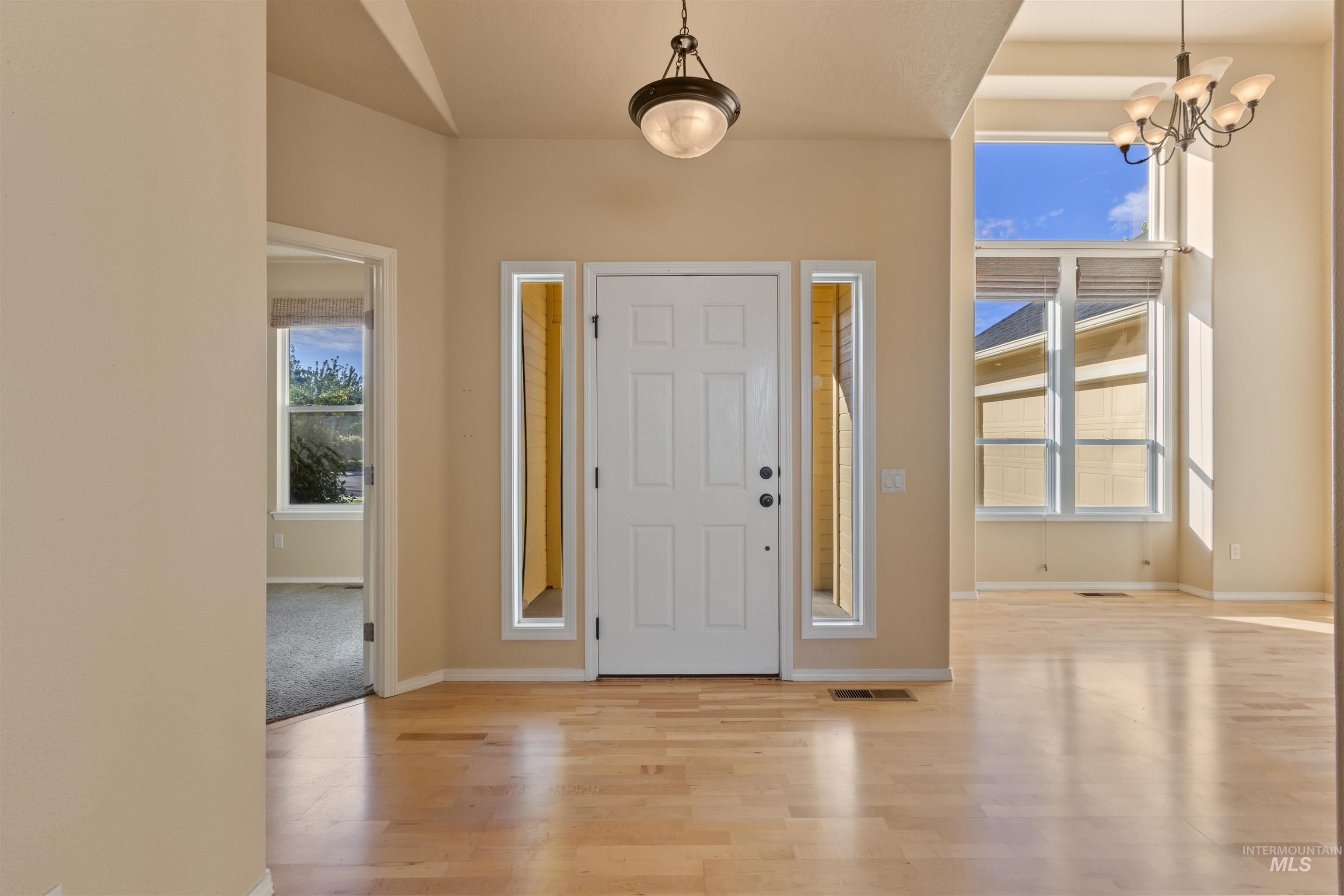 710 W Willow Dale Way