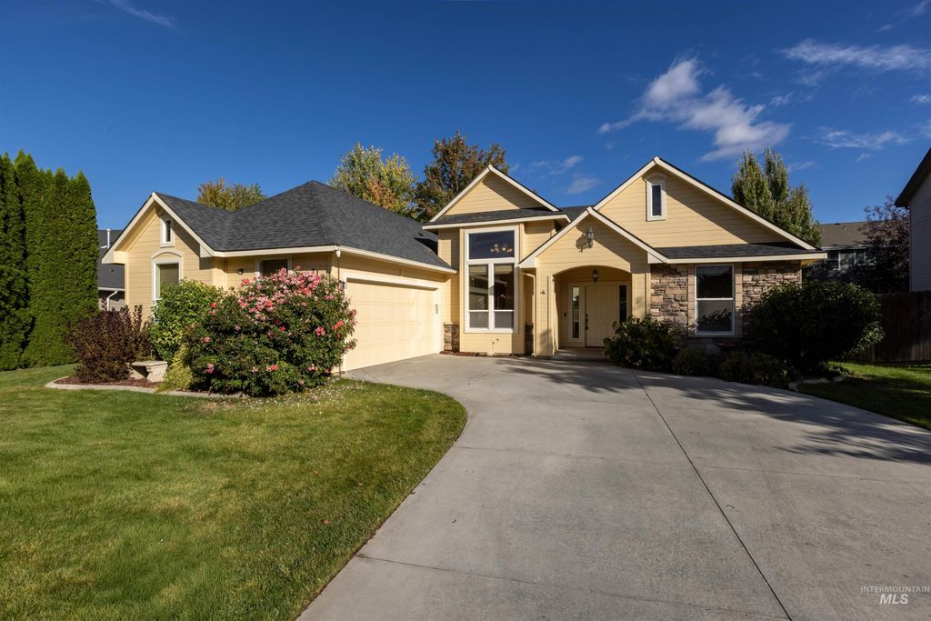Photo of 710 W Willow Dale Way, Kuna, ID 83634 (MLS # 98963699)