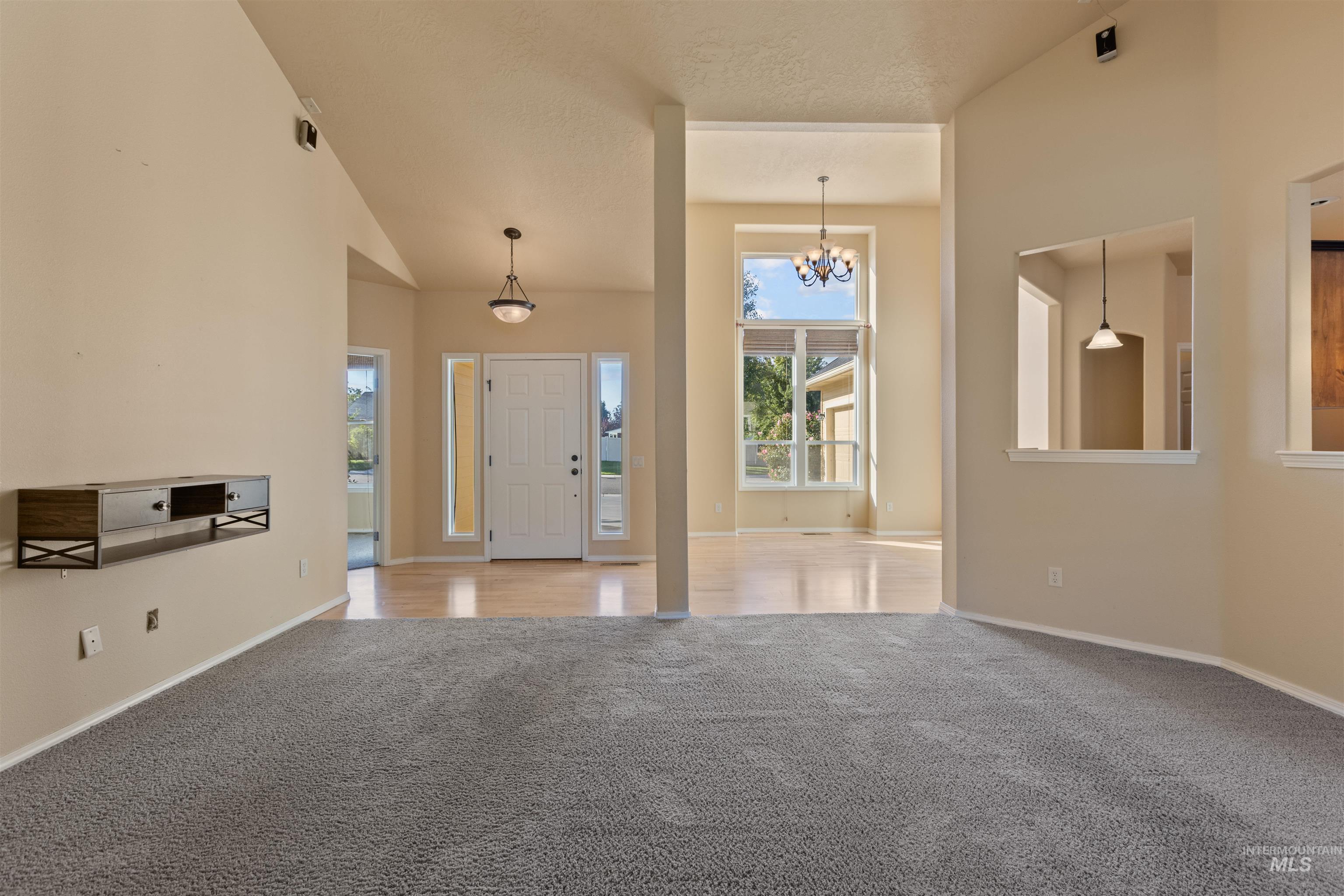 710 W Willow Dale Way