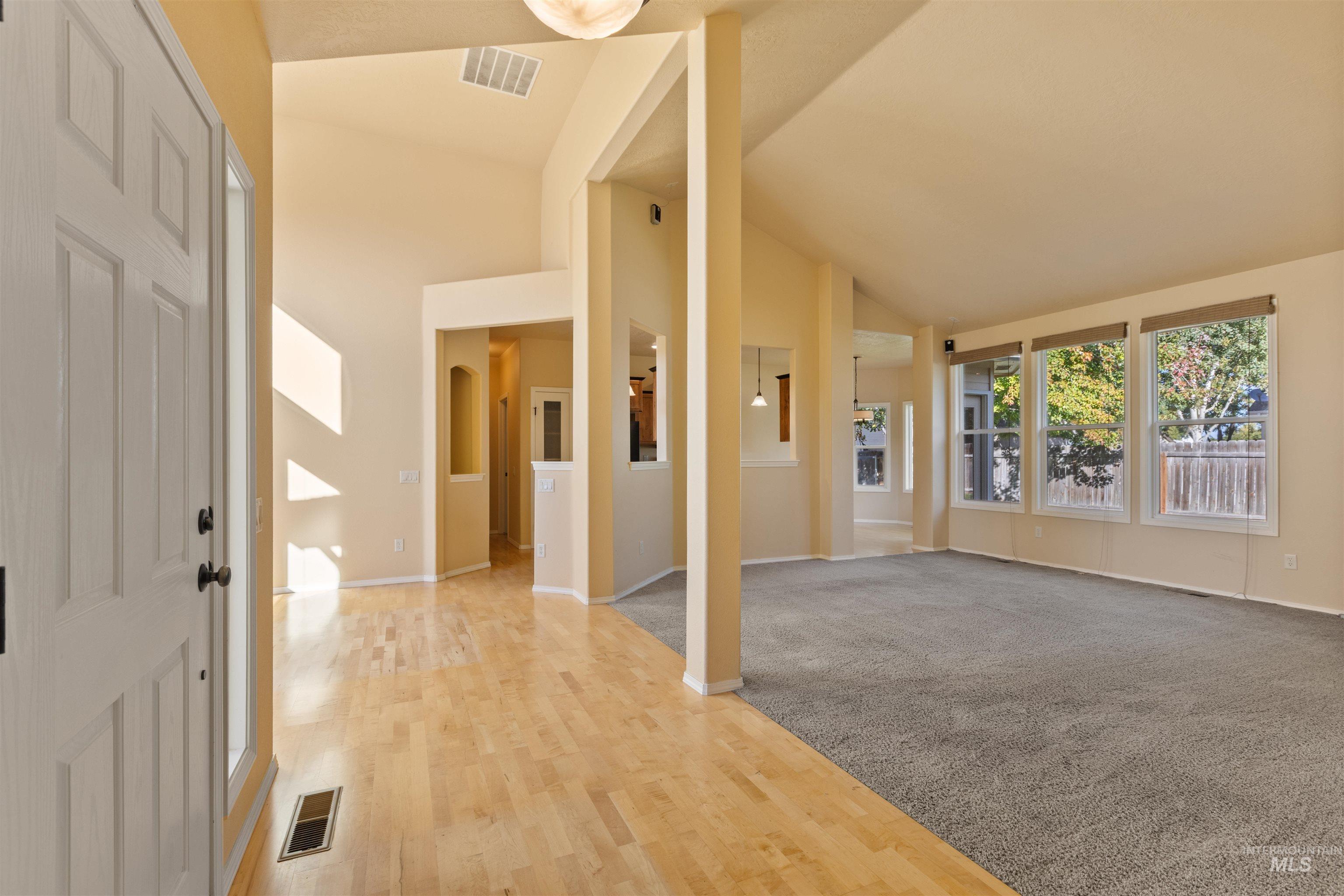 710 W Willow Dale Way