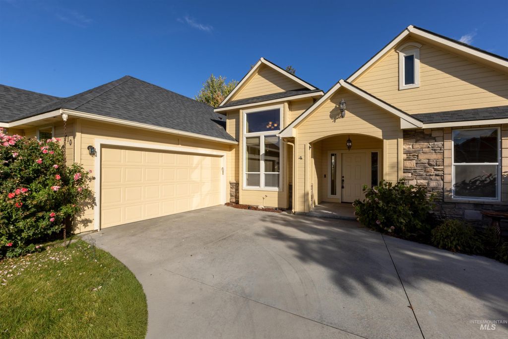 Photo of 710 W Willow Dale Way, Kuna, ID 83634 (MLS # 98963699)