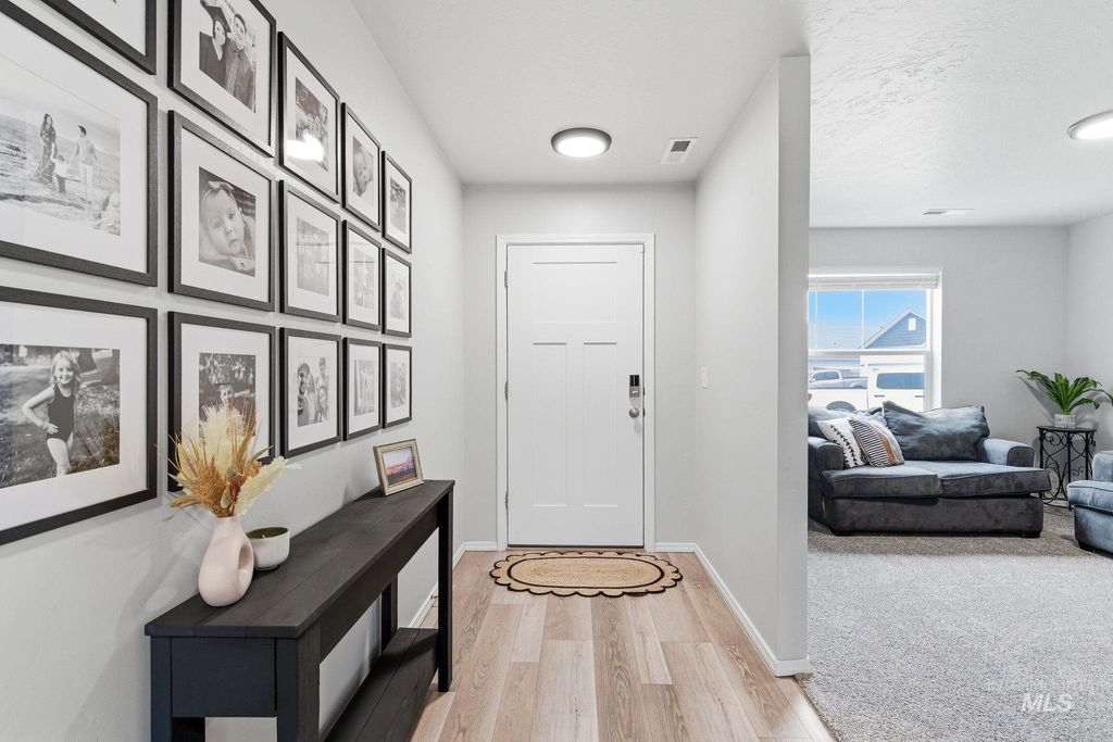 Photo of 19928 Lenape Ct, Caldwell, ID 83605 (MLS # 98977690)