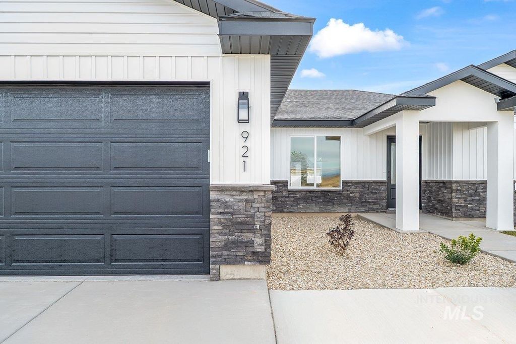 Photo of 921 E 23rd Ave #Lot 15 Block 4, Jerome, ID 83338 (MLS # 98959795)