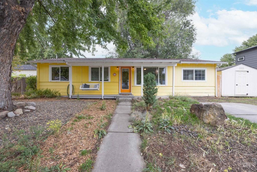 Photo of 2769 N 38th St, Boise, ID 83703 (MLS # 98963641)