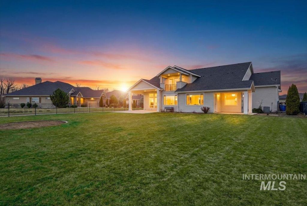 Photo of 604 S Rivermist Ave, Star, ID 83669 (MLS # 98982416)