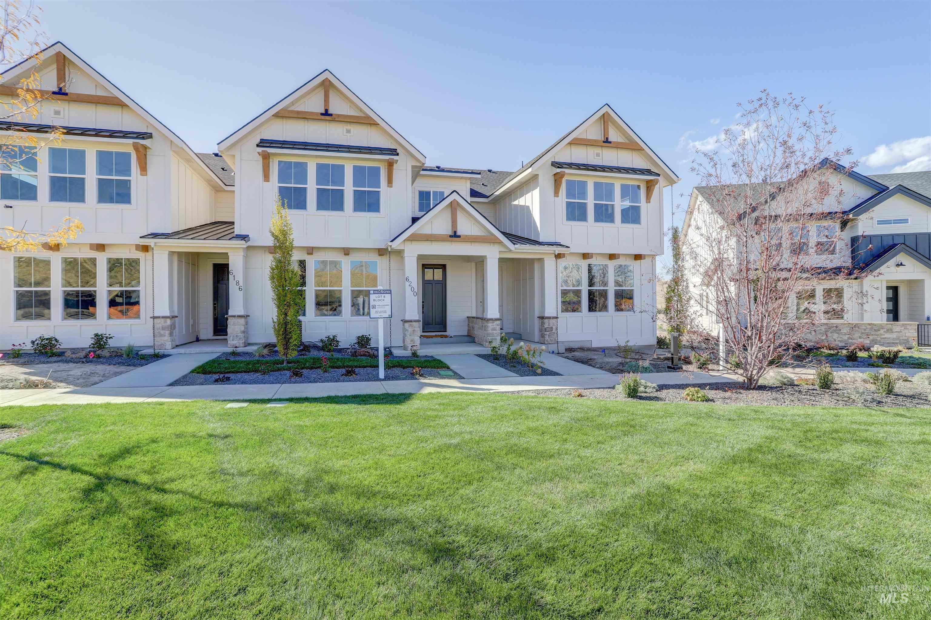 6186 N Holly Springs Ln