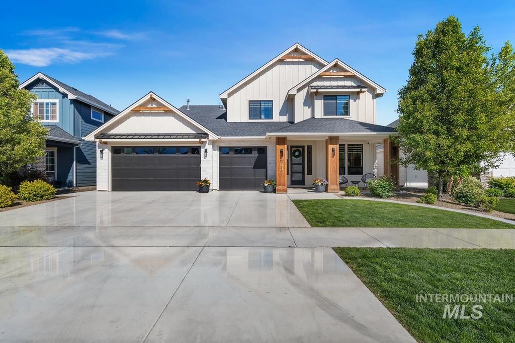 Photo of 6714 N Maplestone Ave, Meridian, ID 83646 (MLS # 98984463)