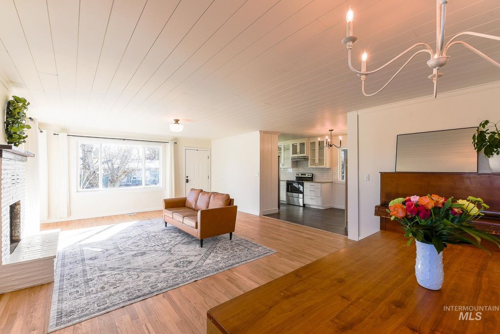 Photo of 934 E 8th St, Moscow, ID 83843 (MLS # 98976346)