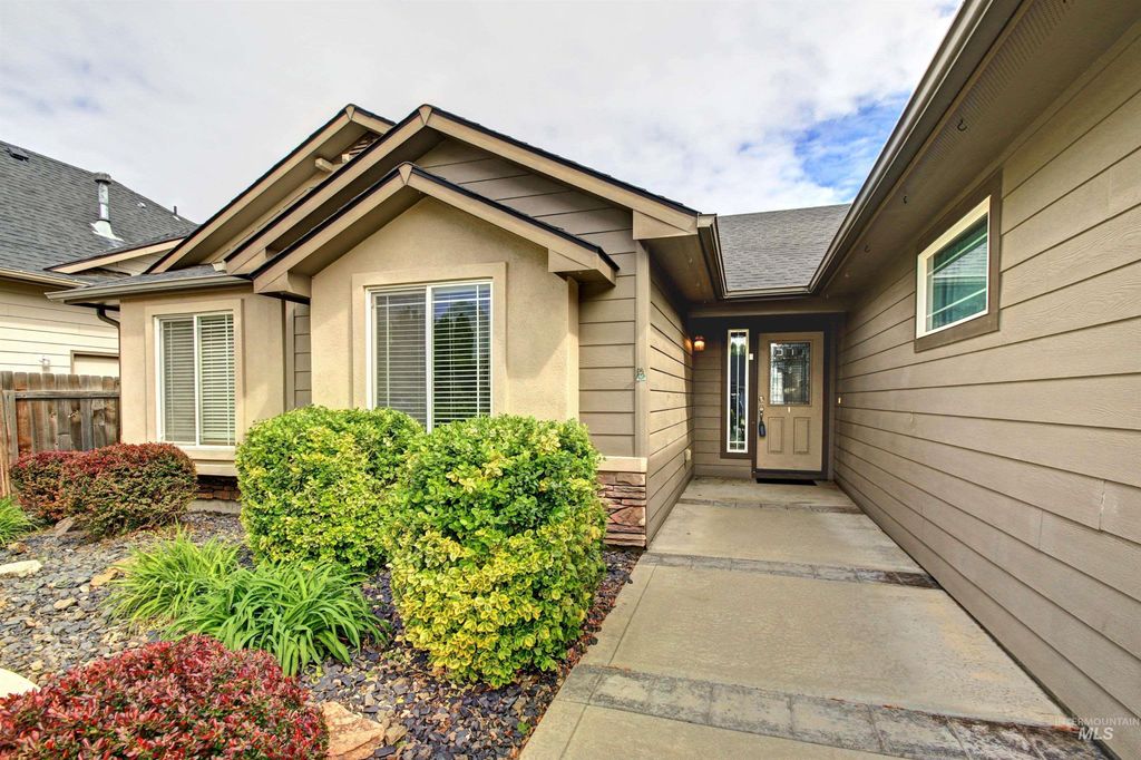 Photo of 2276 E Summer Dawn Dr, Meridian, ID 83646 (MLS # 98978155)