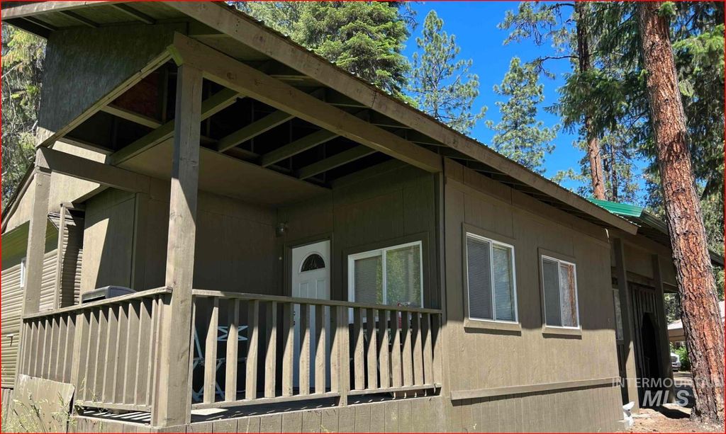 Photo of 5 Lucky Cir, Garden Valley, ID 83622 (MLS # 98902048)