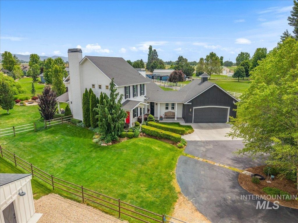 Photo of 22614 Stoffle Ln, Middleton, ID 83644 (MLS # 98989146)