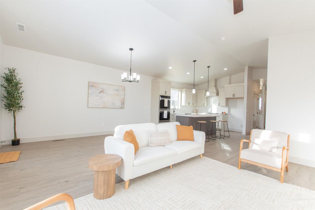 Photo of 513 Grand Harvest Ave, New Plymouth, ID 83655 (MLS # 98966993)