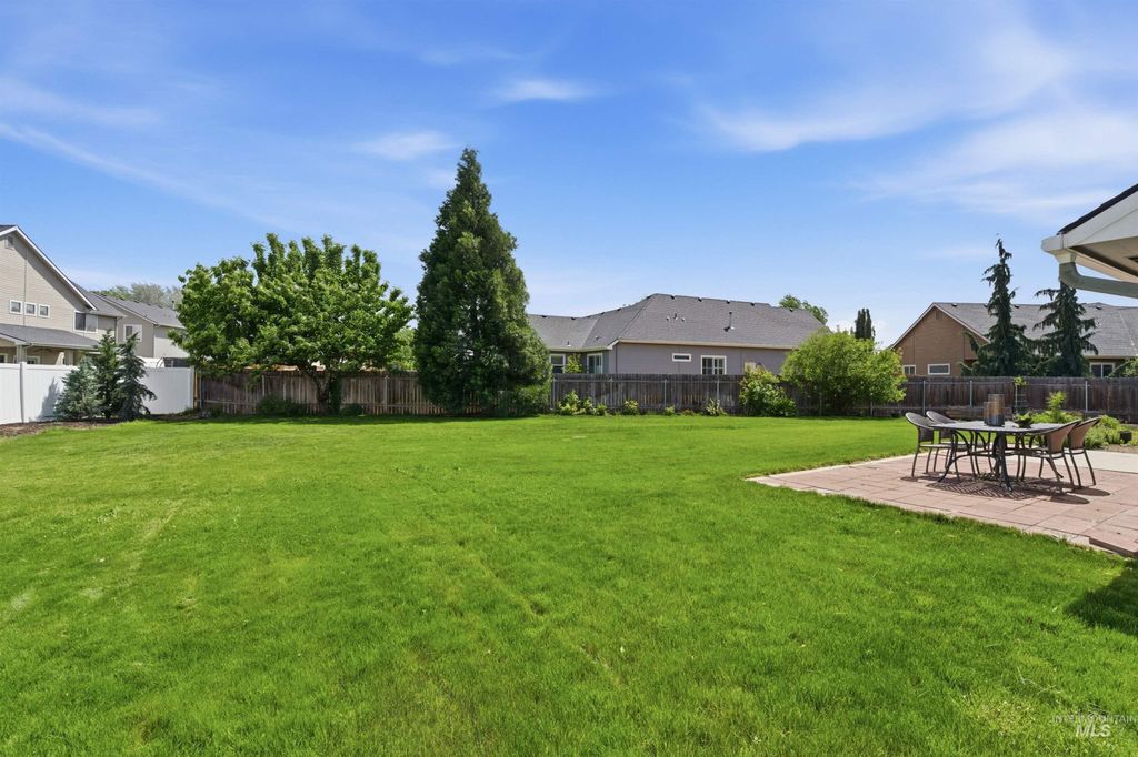 Photo of 11847 W Darkwood Dr, Star, ID 83669 (MLS # 98986329)