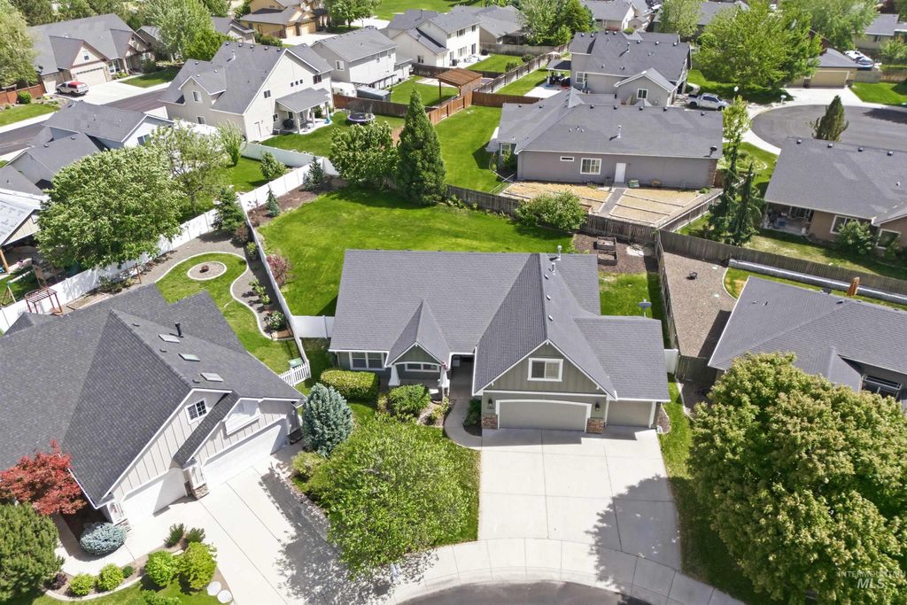 Photo of 11847 W Darkwood Dr, Star, ID 83669 (MLS # 98986329)