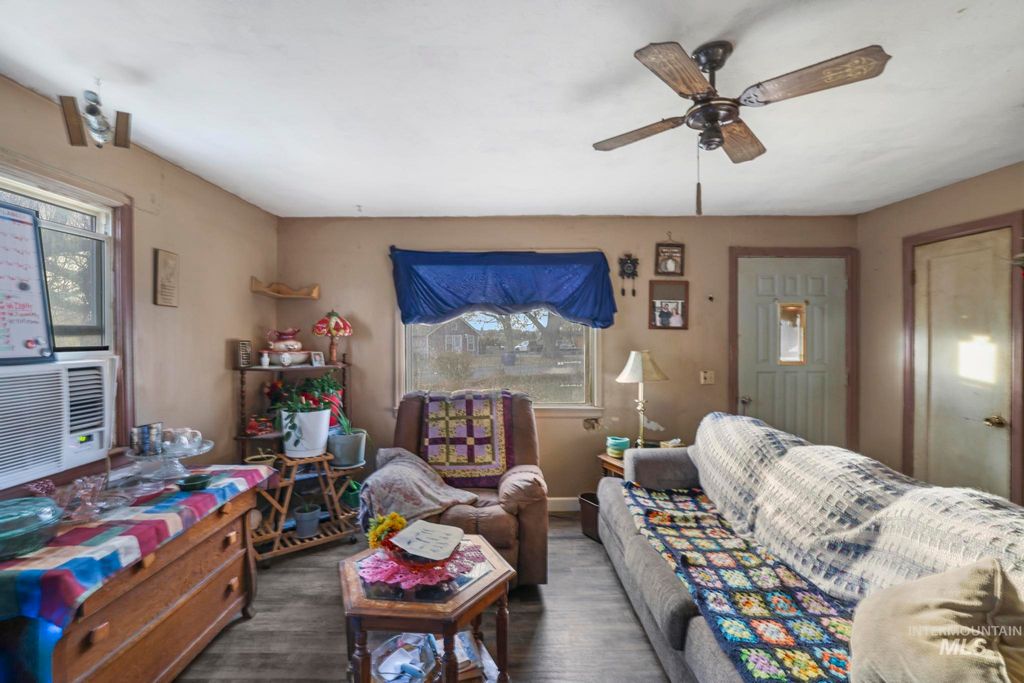 Photo of 669 Locust St S St, Twin Falls, ID 83301 (MLS # 98968946)