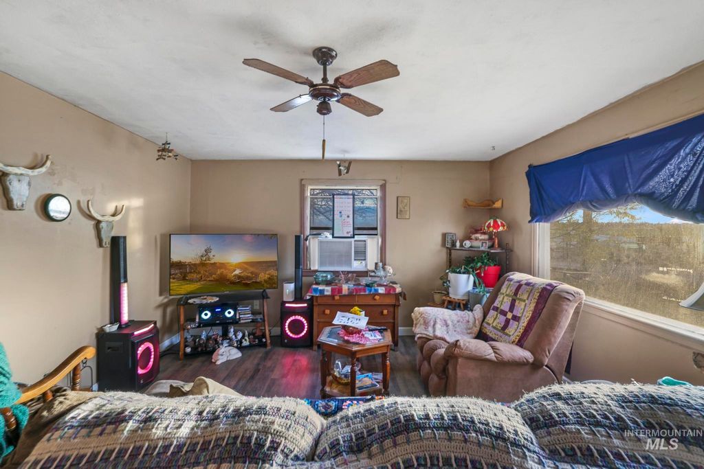 Photo of 669 Locust St S St, Twin Falls, ID 83301 (MLS # 98968946)