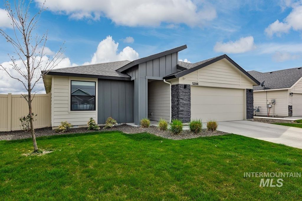 Photo of 5206 Clearfield Ct, Caldwell, ID 83605 (MLS # 98980514)