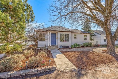 Photo of 712 S Opal St, Boise, ID 83705 (MLS # 98976968)