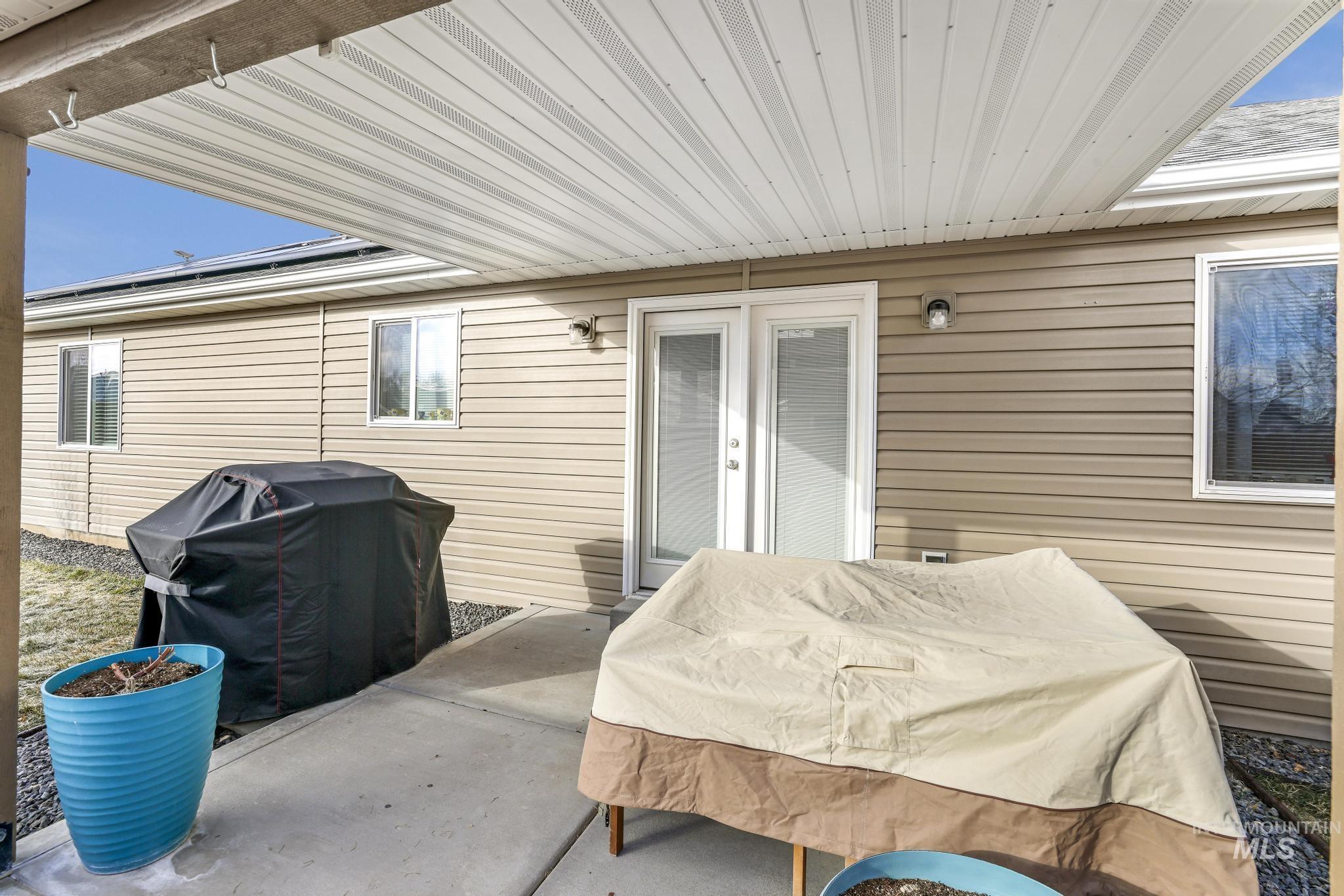 View of patio / terrace with area for grilling