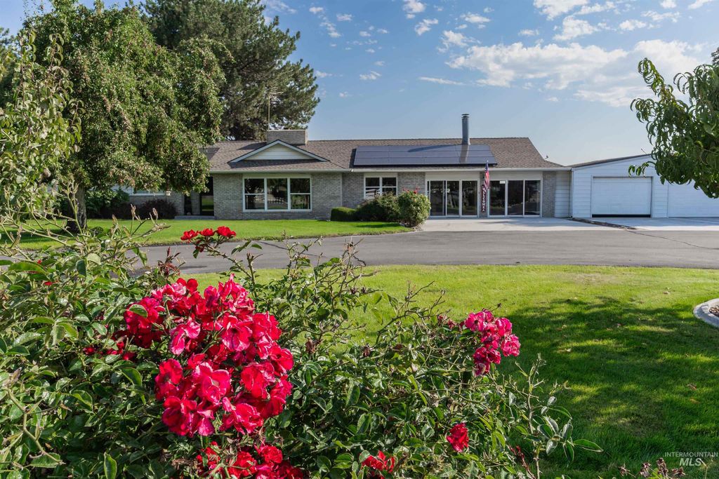 Photo of 21474 Ustick Rd, Caldwell, ID 83607 (MLS # 98973503)