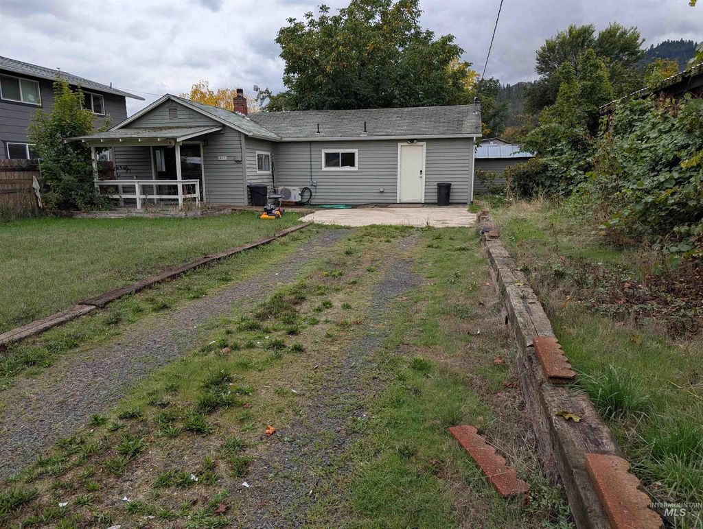Photo of 917 Nickel Street, Kamiah, ID 83536 (MLS # 98963881)
