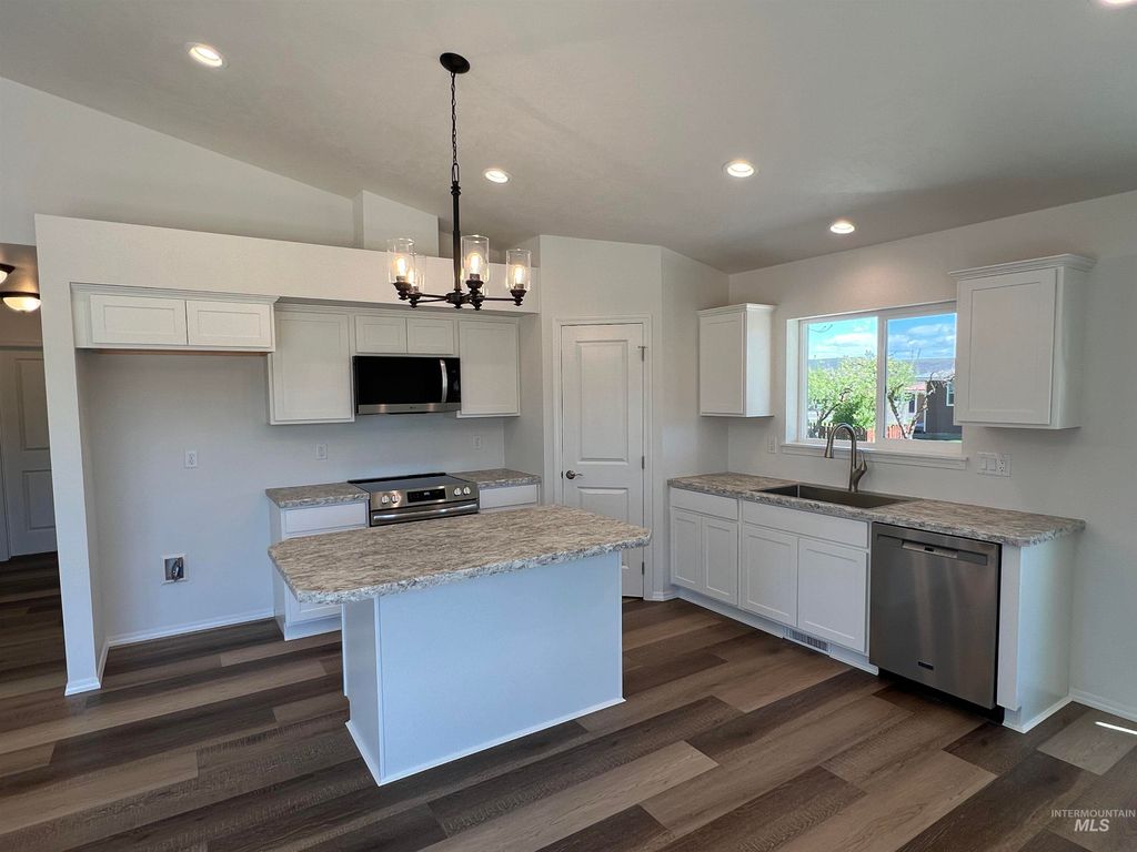 Photo of 1801 Clark Fork Ln, Lewiston, ID 83501 (MLS # 98970873)