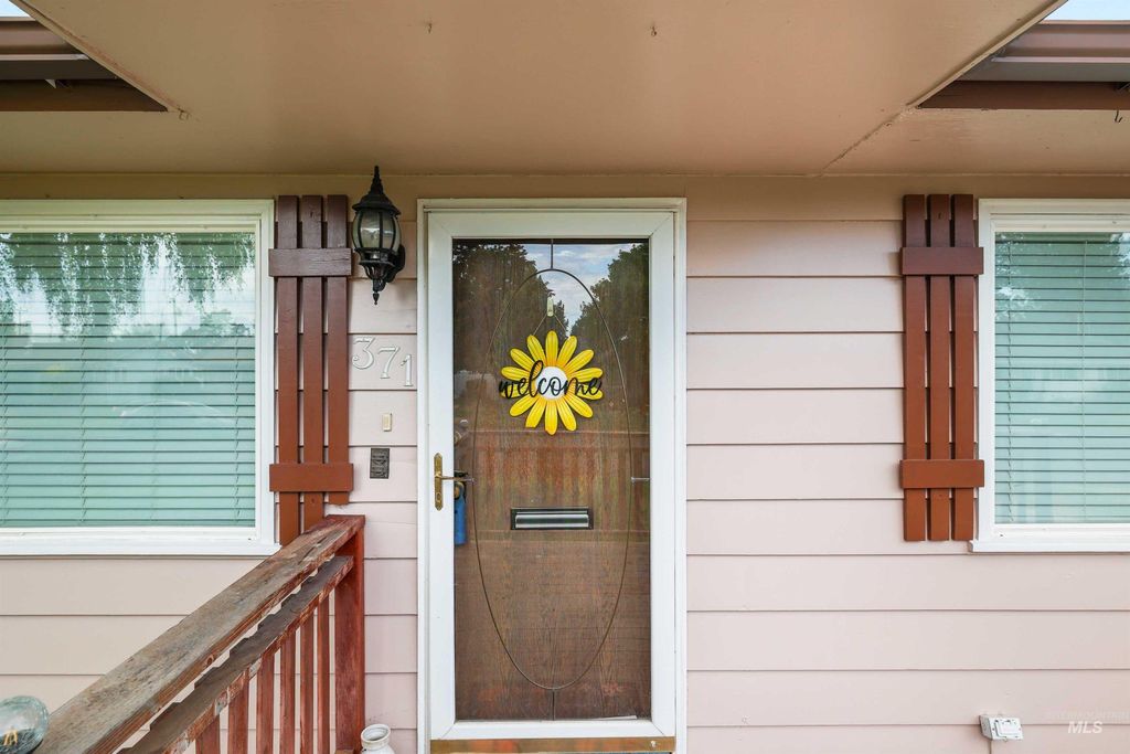 Photo of 371 Dubois Ave, Twin Falls, ID 83301 (MLS # 98945252)