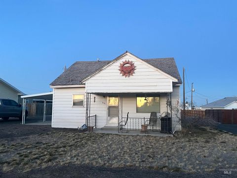 Photo of 830 Adell St, Filer, ID 83328 (MLS # 98964162)