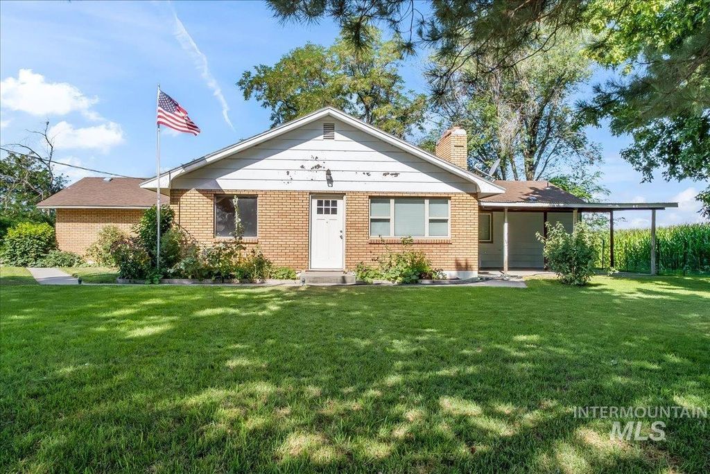 Photo of 137 S 200 W, Jerome, ID 83338 (MLS # 98969326)