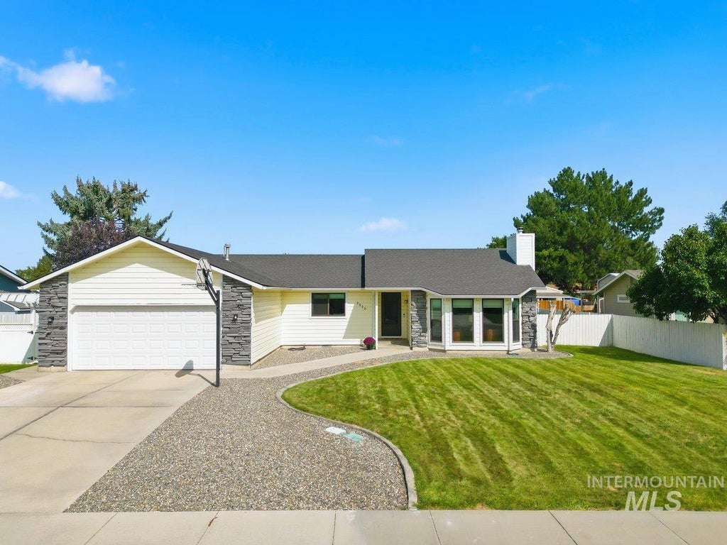 Photo of 2020 E Kentucky Drive, Nampa, ID 83686 (MLS # 99000329)