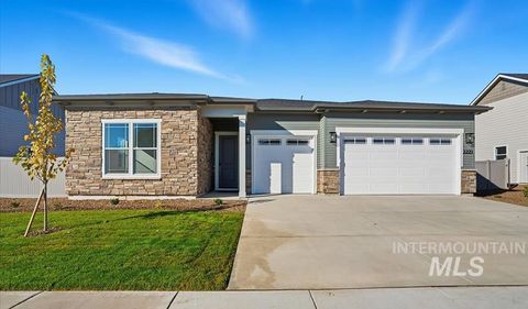 Photo of 2221 N Kenora Ave, Star, ID 83669 (MLS # 98966082)