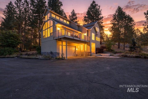 Photo of 1610 Pine Lake Ranch Drive, Cascade, ID 83611 (MLS # 98999385)