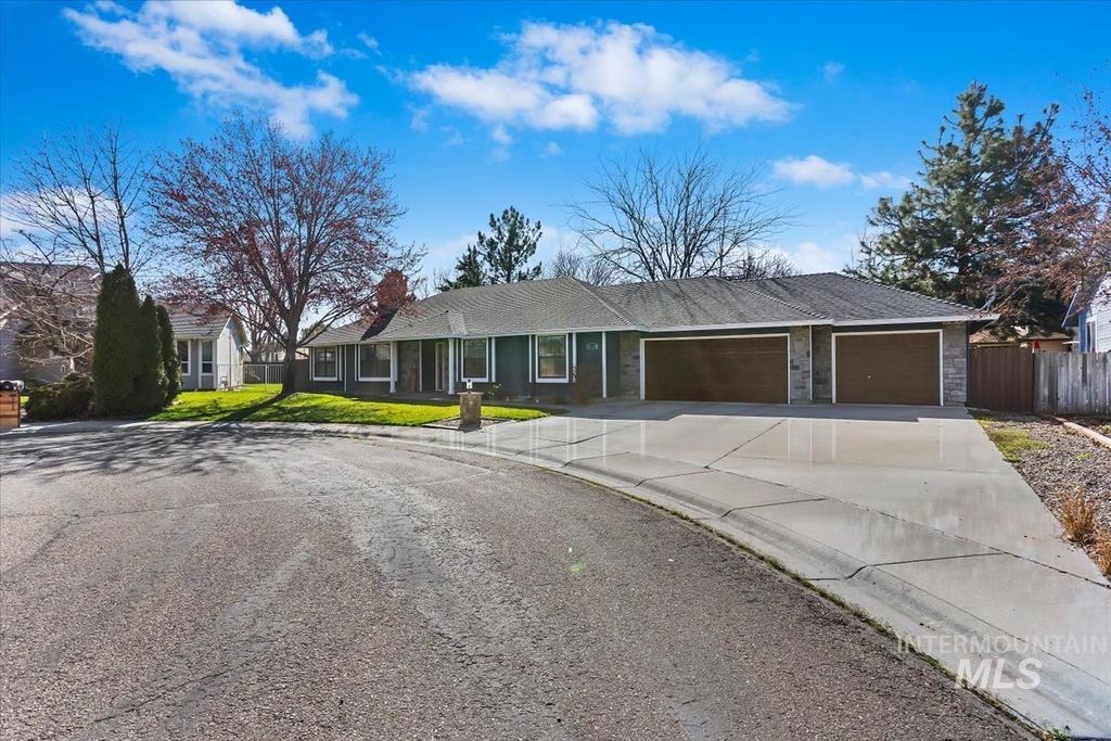 Photo of 2840 N Camden Place, Boise, ID 83704 (MLS # 98980820)