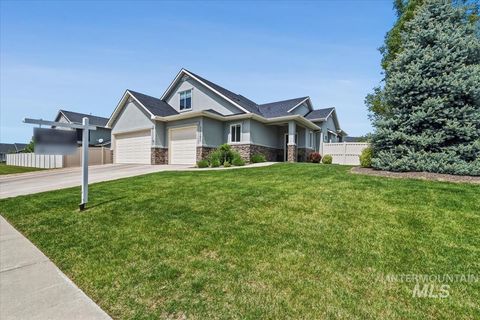 Photo of 11592 W Shortcreek St, Star, ID 83669 (MLS # 98988742)