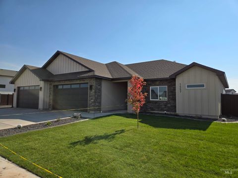 Photo of 1557 Tule Dr, Twin Falls, ID 83301 (MLS # 98959994)