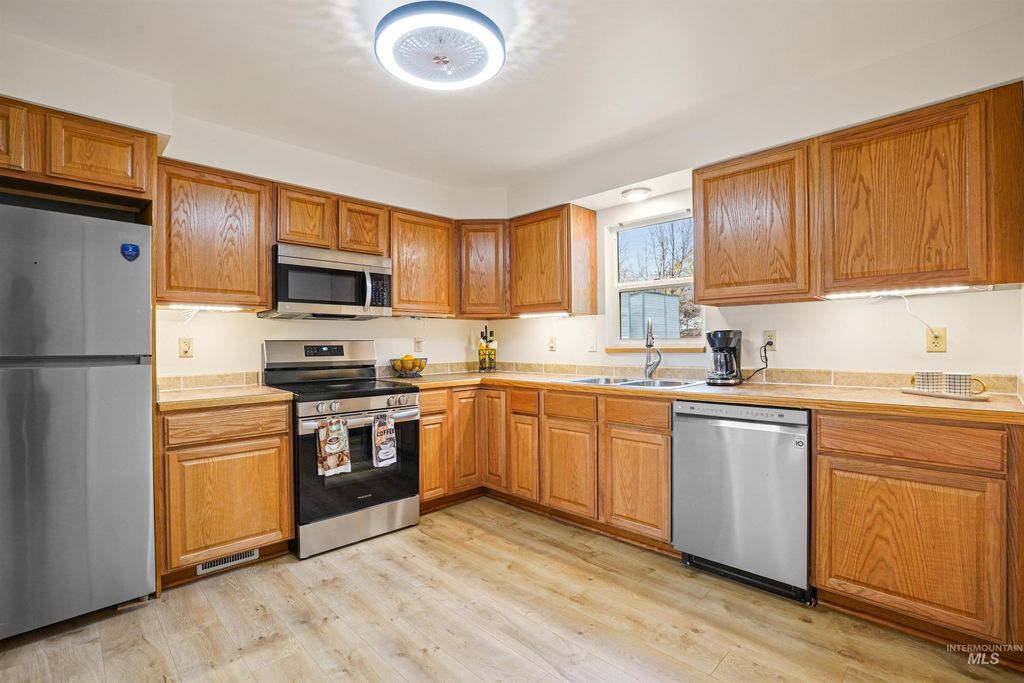 Photo of 520 S Scott St, Boise, ID 83705 (MLS # 98975567)