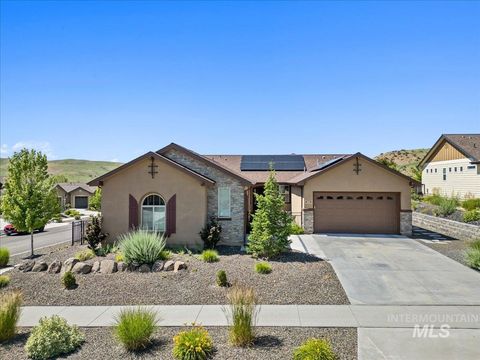 Photo of 18611 N Silver Tree Way, Eagle, ID 83714 (MLS # 98962327)