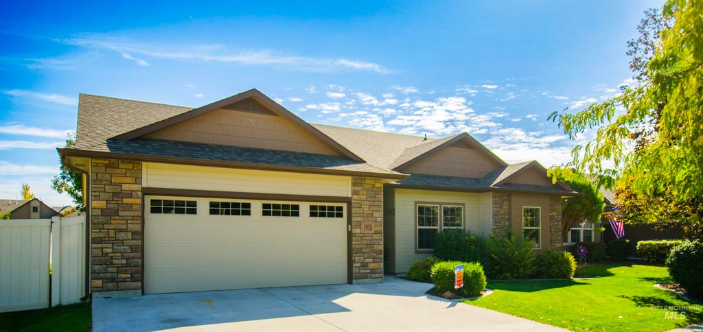 Photo of 1910 S Belknap Loop, Nampa, ID 83686 (MLS # 98965119)