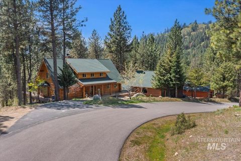 Photo of 93 Blue Shadow, Garden Valley, ID 83622 (MLS # 98945173)