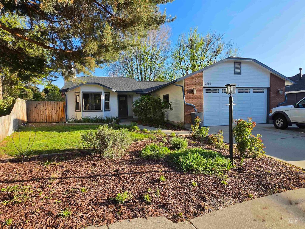 Photo of 2753 E Hancock Ct, Boise, ID 83706 (MLS # 98988343)