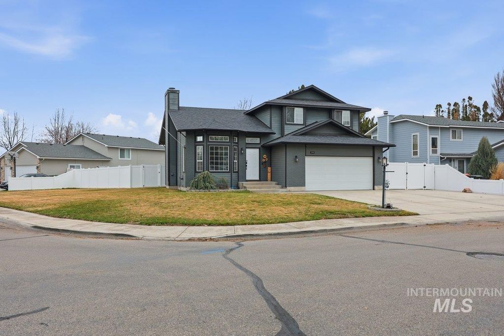 Photo of 3290 W Sugar Creek Dr #w sugar creek dr, Meridian, ID 83646 (MLS # 98978287)