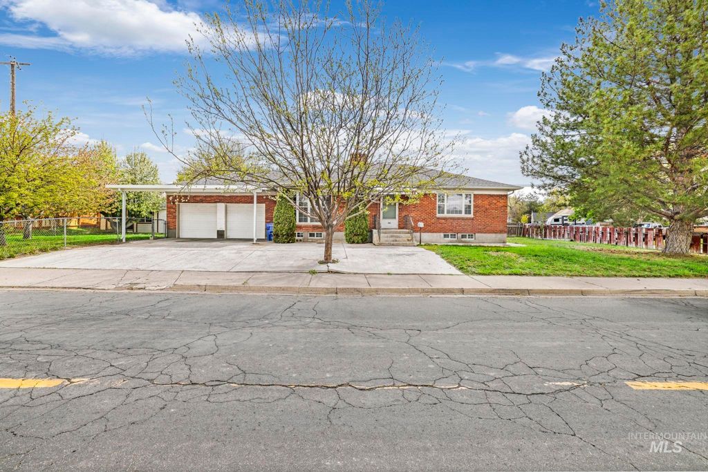 Photo of 390 Maurice Street North , Twin Falls, Twin Falls, ID 83301 (MLS # 98984470)