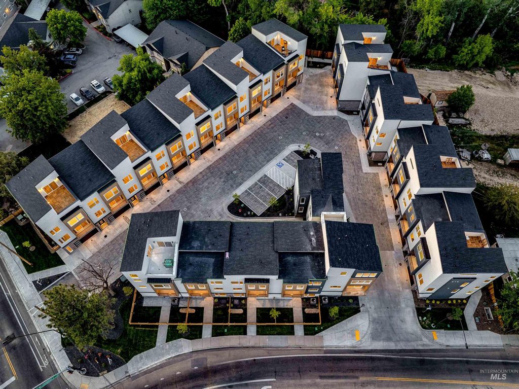 Photo of 118 E Pennsylvania St, Boise, ID 83706 (MLS # 98968096)