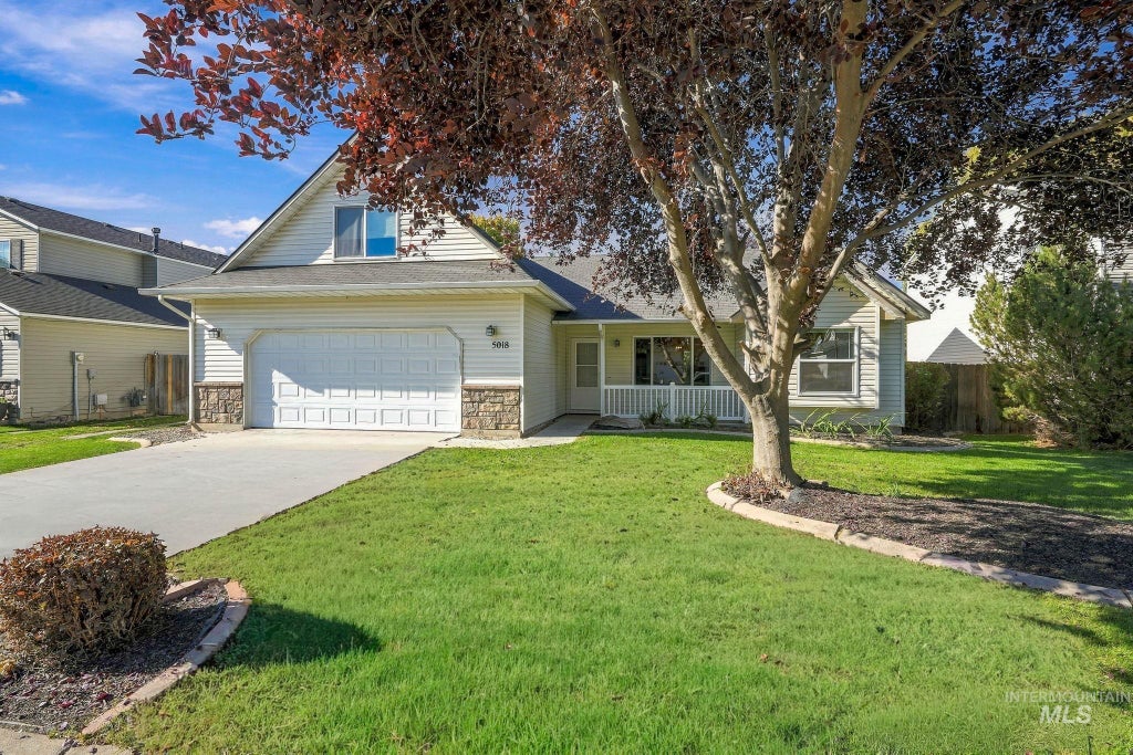 Photo of 5018 Lathrop Pl, Caldwell, ID 83607 (MLS # 99003181)